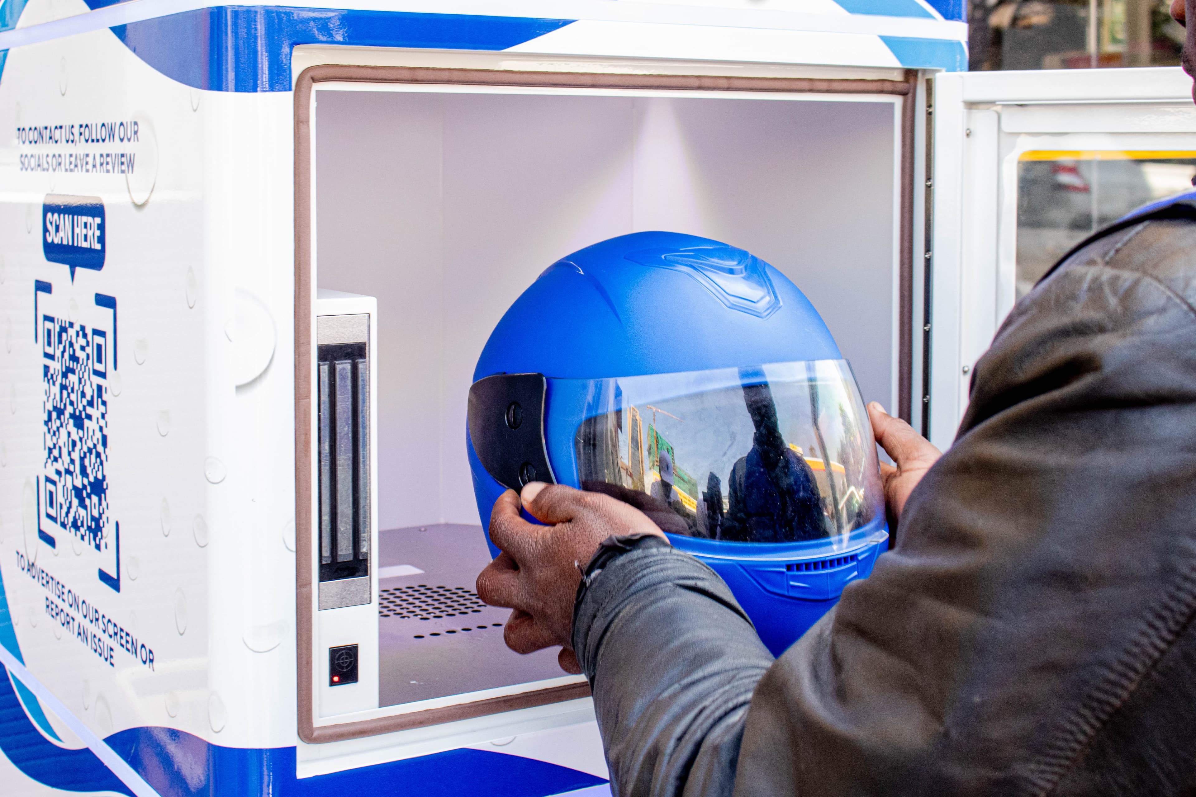 Helmet Hub machine with advertising space